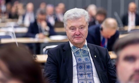 ZN.UA: Санкції щодо Порошенка ввели на підставі даних Фінмоніторингу, які засекретили