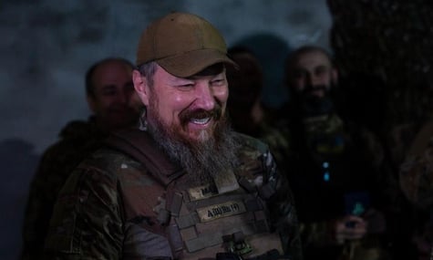 «Зачем тратить дроны на “большую стену”?» Мадяр о возможности удара по параду в Москве на 9 мая