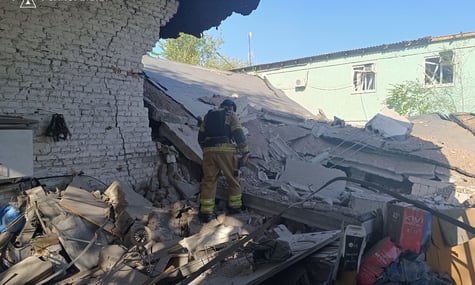 Рятувальники ліквідовують наслідки російських ударів по Запоріжжю