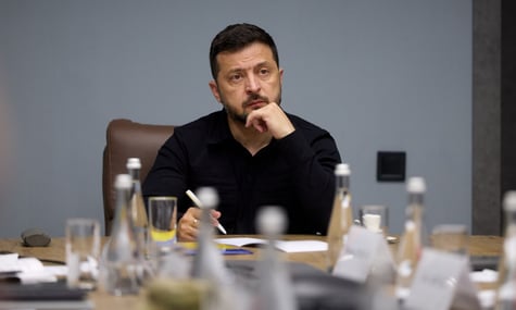 Зеленський поки що не дозволив перейти до «значно агресивнішої» тактики операції M&M's з ударами по аеропортах рф — Atlantic