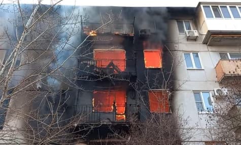 Ситуація на Луганщині: у Сєвєродонецьку один будинок запалав вже вп’яте, а в Рубіжному загиблих ховають у дворах