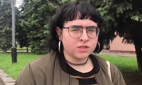 «Я не ожидала реакции на акцию вообще» — 16-летняя Дарья об акции за импичмент Зеленского
