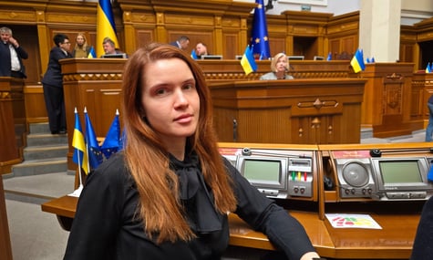 Депутатка Безугла назвала «кармою» загибель від обстрілу чоловіка, який у 30 років навчався у виші