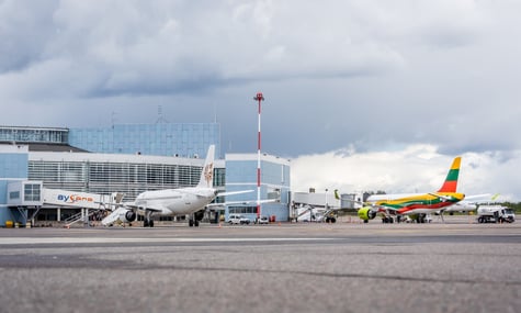 У Вільнюсі закривали аеропорт через повітряні кулі з контрабандними цигарками