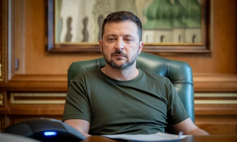 Зеленский подписал пакет «особых» санкций против россии. Они касаются и криптовалюты