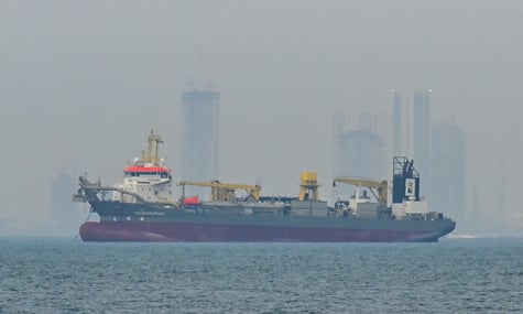 Кораблі ненадовго прикидаються китайськими або турецькими, щоб безпечно пройти води біля Ірану — FT