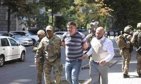 Правоохранители сообщили о подозрении мужчине, который угрожал подорвать Кабмин. Ему грозит до 7 лет тюрьмы