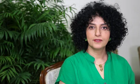 Затриману іранську лавреатку Нобелівської премії миру побили, звинувативши в роботі на Ізраїль