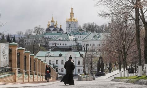 СМИ сообщили, что в Киево-Печерской лавре коронавирус обнаружили у всех священников. Это неправда