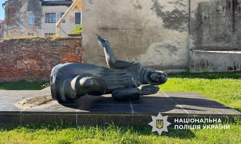 У Дрогобичі чоловік пошкодив меморіал пам’яті жертв німецької окупації