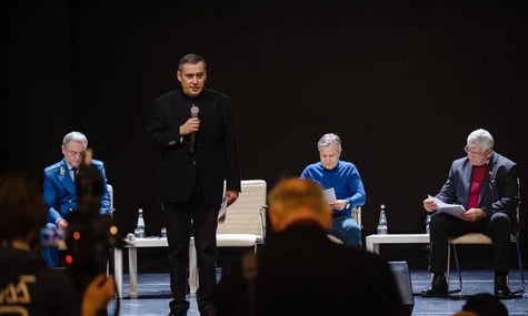 Глава Курщини відмовився звільняти посадовців через скарги переселенців: «Попахує Майданом»