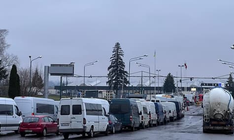 Протест поляков на границе распространился еще на два пункта пропуска. Как там двигаются машины?