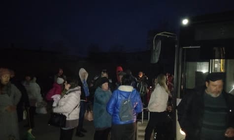 «"Ввічливі" люди ходять, магазини порожні». Що кажуть ті, хто вибрався з окупованого Мелітополя