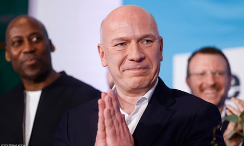 Грав у теніс, хоч казав, що робив дзвінки. Після викриття на брехні щодо січневого блекауту мер Берліна пообіцяв не балотуватися на переобрання