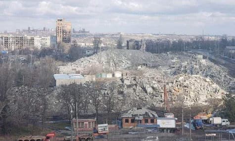 росіяни знищили понад 80% житлового фонду Маріуполя. Мешканцям ніби й пропонують нові квартири, але є проблема — Генштаб