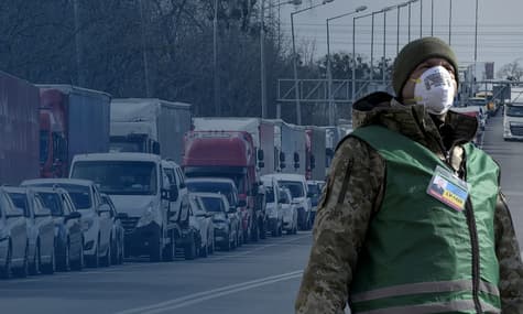 Хроніки коронавірусу: що відбувається на зупинках транспорту, в аеропорту та на кордоні