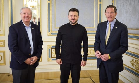 Зеленський зустрівся із сенаторами США, які запропонували жорсткіші санкції проти росії