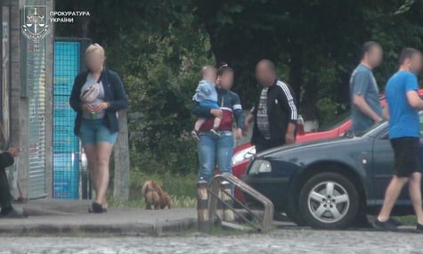 На Закарпатті засудили ексвихователя інтернату, який намагався продати 11-місячного малюка за кордон. За дитину він просив $25 тисяч
