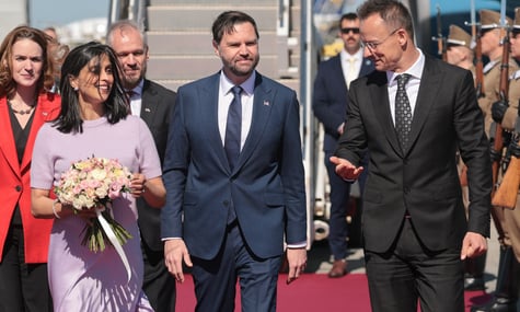 Віцепрезидент США Венс приїхав до Угорщини підтримати Орбана за кілька днів до виборів