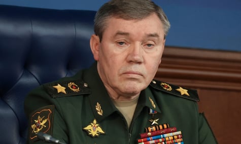 Голова Генштабу рф герасимов телефонував генералу США Брауну після удару «Орешником» по Україні — NYT