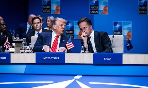 США розглядають призупинення членства «неслухняної» Іспанії в НАТО — Reuters