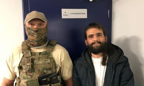 Появилось видео побега «короля наркоинтернета» Израиля от СБУ