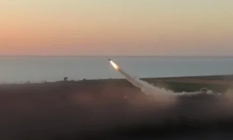 Журналістів BBC привезли на завод «Фламінго» із зав'язаними очима й заборонили знімати деталі: два таких заводи вже обстрілювали