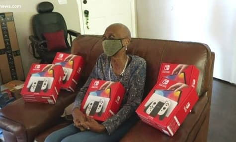 Американке ошибочно отправили 6 консолей Nintendo Switch. Она хотела их вернуть, но произошло «рождественское чудо»