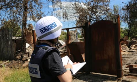 ОБСЄ зафіксувала нові вантажівки в окупованому Донецьку: одна з них перевозила зенітну установку