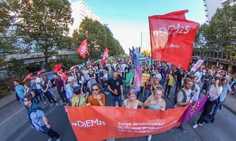 У Берліні понад 100 тисяч людей протестували проти расизму та праворадикальних настроїв