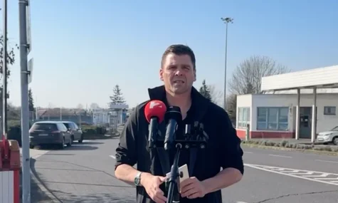 Незаплановану угорську делегацію в Україні не допустили до «Дружби», але вони повертаються «з результатами»