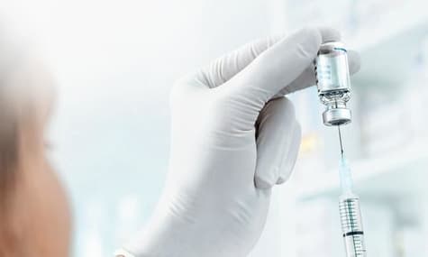 В Херсонской области от COVID-19 начали вакцинировать жителей аннексированного Крыма. Записаться можно через «Дію»