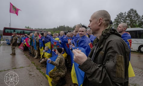Из российского плена вернулись 20 «азовцев»