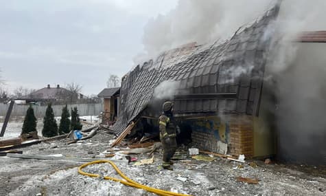 росія обстріляла Харківщину: спалахнули пожежі, є руйнування, загиблий та поранені — ОВА