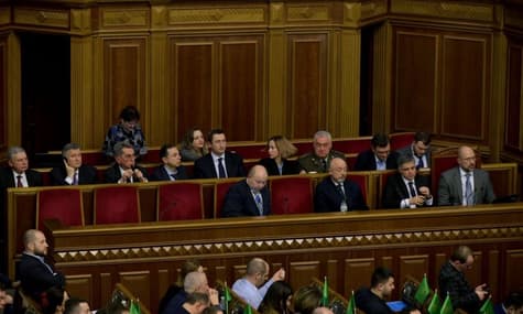 Квартира в России и меховые шубы: что задекларировали новые чиновники