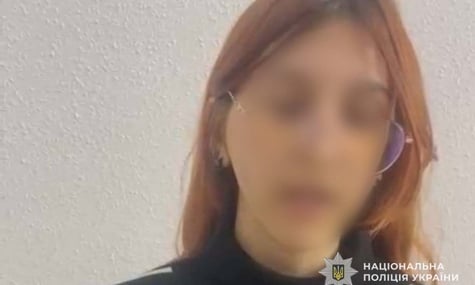 У Тернополі 18-річна няня ображала 2-річну дівчинку та знімала це на відео — поліція