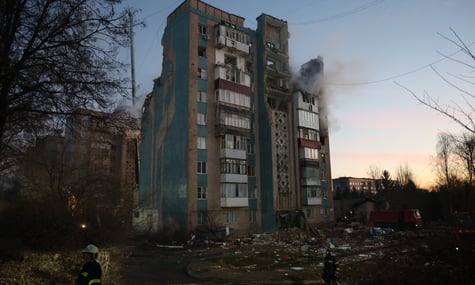 У Тернополі розшукують чоловіка, який самостійно рятував людей після атаки рф. Його хочуть нагородити