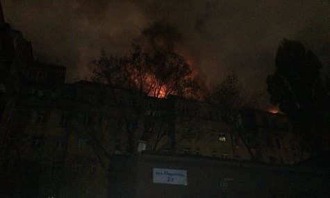 В центре Киева загорелась многоэтажка