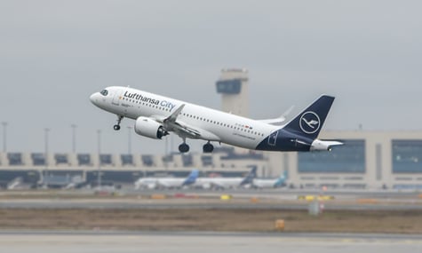 Німецька Lufthansa скасовує 20 тисяч авіарейсів для економії палива