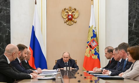 Біля путіна є люди, які хочуть закінчити війну — Зеленський