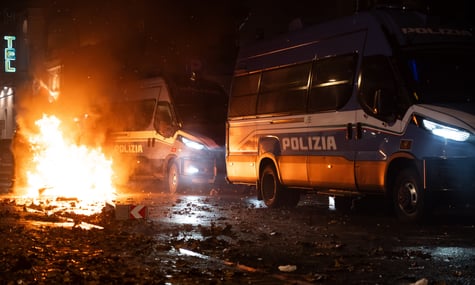 В Італії розгорілися протести, у сутичках постраждали понад 100 офіцерів