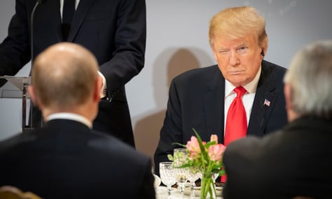 Трамп запевняє, що санкції проти росії повернуть, «щойно криза закінчиться»