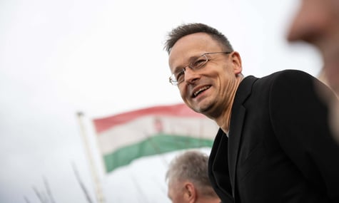 «Не думаю, що буду придатним». Сіярто відповів, чи після перемоги «Тиси» піде на війну за Україну, якою лякали в уряді Орбана