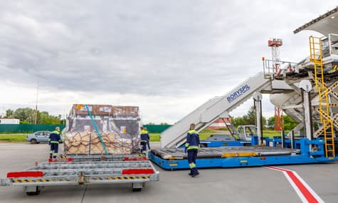 В Украину прибыли еще 705 тысяч доз вакцины AstraZeneca. Эту партию произвели в ЕС