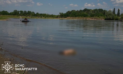 Рятувальники знайшли тіло 10-річного хлопчика, якого віднесло течією Тиси на Закарпатті. Його шукали більш як дві доби
