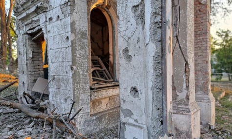 росіяни вдарили по Кам’янському: є загиблі, пошкоджений пологовий будинок