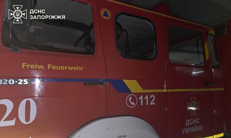 Автомобіль ДСНС після російського удару по Запорізькій області Автомобіль ДСНС після російського удару по Запорізькій області
