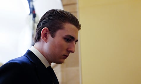 Син Трампа Беррон, ймовірно, врятував жінку від її колишнього хлопця з росії, який бив її