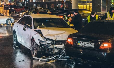 У Києві біля Цирку зіткнулись п'ять авто: є постраждалі
