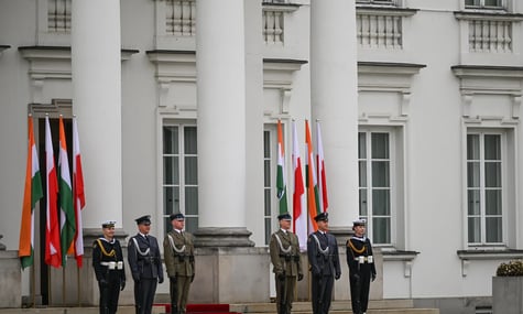 Почесна варта біля Бельведерського палацу у Варшаві